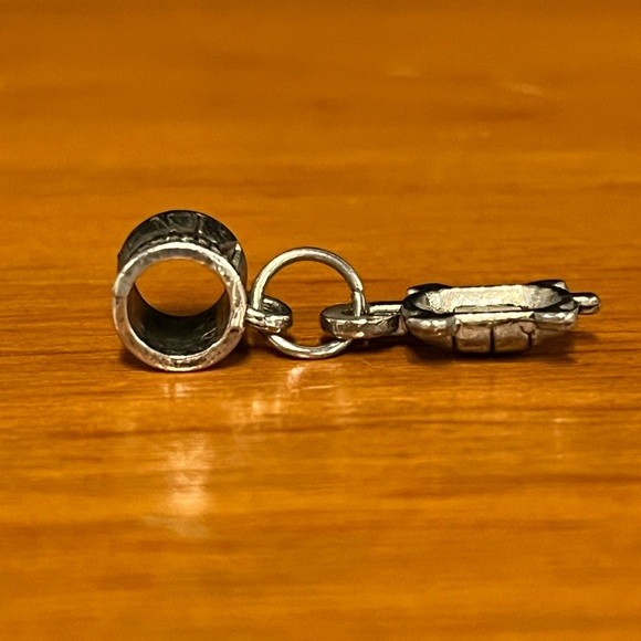 💕 3/$10 Turtle Dangling Sliding Charm - Picture 5 of 5